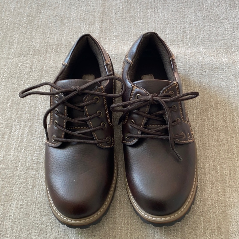 Freeman boys brown tie shoes Size 3M NWOT